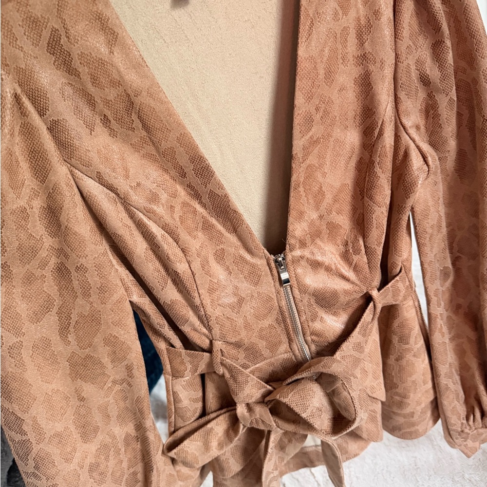 Privy Cream Textured Jacket - Picture 7 of 7